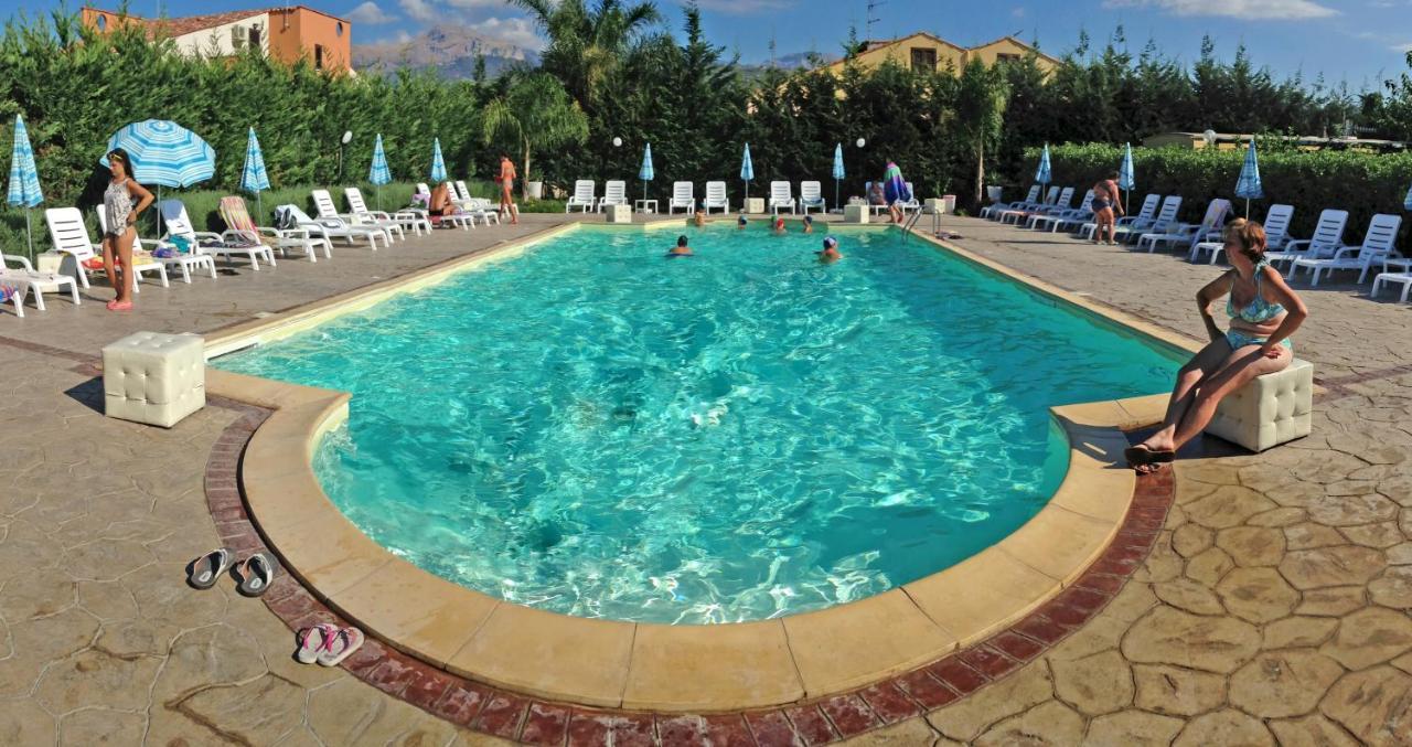شقة Casa Vacanza Paradise Vicino Cefalu Con Servizio Di Piscina A 3 Chilometri كامبوفيليتْشّي دي روتْشّي المظهر الخارجي الصورة