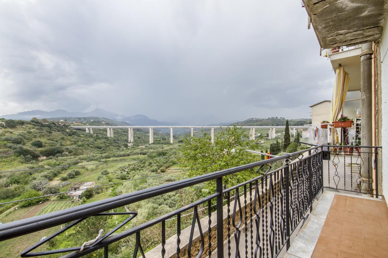 شقة Casa Vacanza Paradise Vicino Cefalu Con Servizio Di Piscina A 3 Chilometri كامبوفيليتْشّي دي روتْشّي المظهر الخارجي الصورة